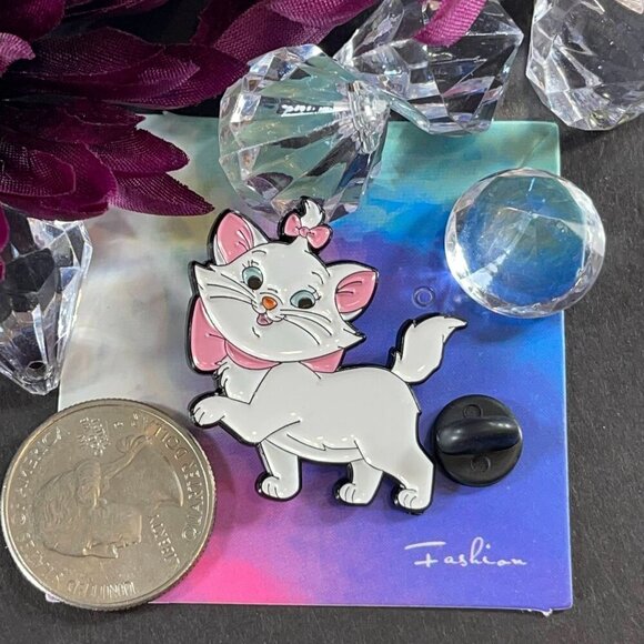 Marie Kitten Lapel Pin Aristocats Cat Badge Bow Strolling Brooch Pin Jewelry - Picture 3 of 6